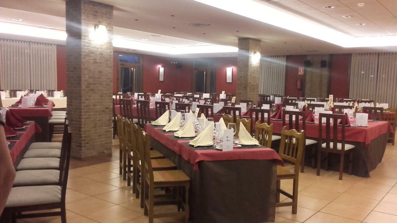 Hotel Restaurante Val アンタス・デ・ウジャ エクステリア 写真