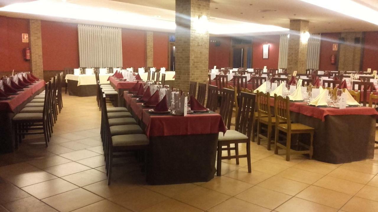 Hotel Restaurante Val アンタス・デ・ウジャ エクステリア 写真